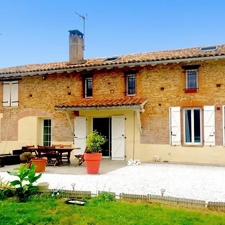 A Saint-jory, 25 M², Piscine Partagee