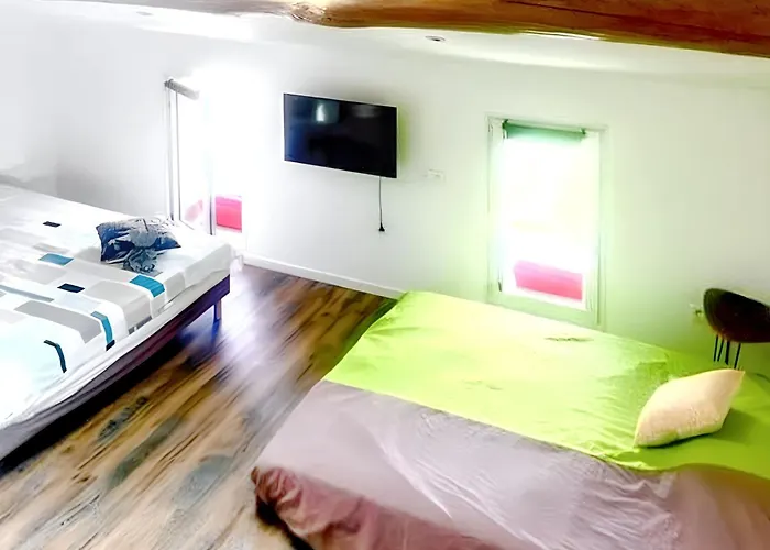 A Saint-jory, 25 M², Piscine Partagee * Saint-Jory